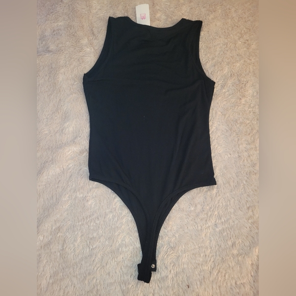 Mendocino Sleeveless Deep V-Neck Bodysuit, Size Medium - Picture 3 of 5